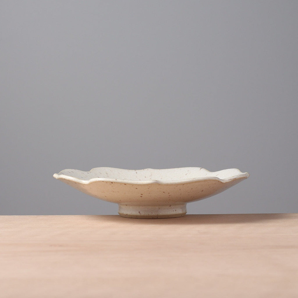 Petal-Rimmed Dish | Ivory White